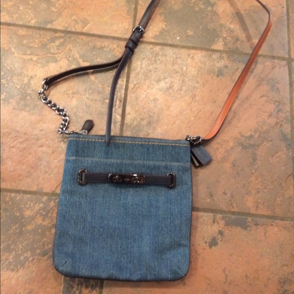 Coach Handbags - Coach crossbody purse
